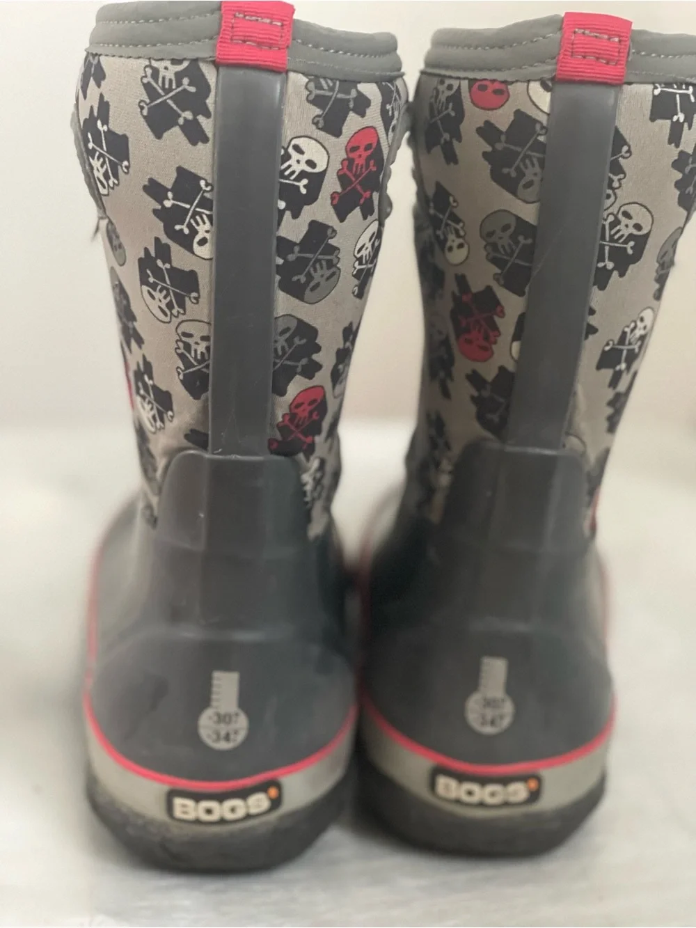 Bogs - size 3 - skulls & crossbones